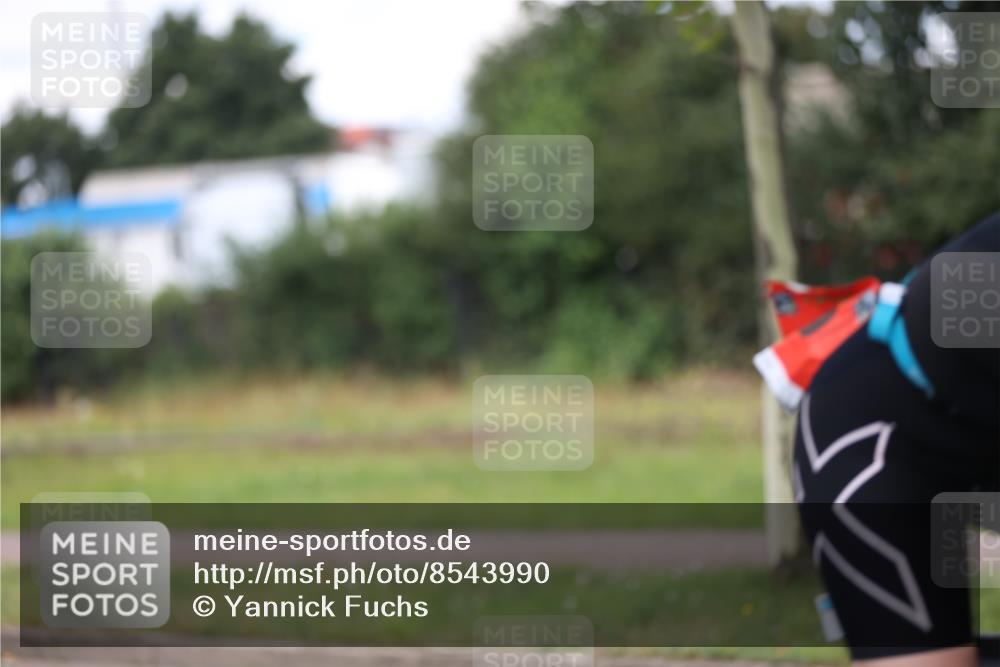 10.08.2025 - GEWOBA Citytriathlon Bremen Yannick Fuchs http://msf.ph/oto/8543990 10.08.2025 12:52:46 Radfahren 565, 579, 635, 642, 686, 763, 915, 919, 956 meine-sportfotos.de
