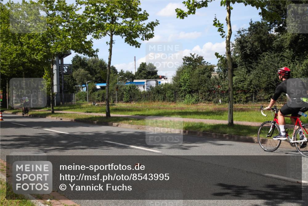 10.08.2025 - GEWOBA Citytriathlon Bremen Yannick Fuchs http://msf.ph/oto/8543995 10.08.2025 14:41:18 Radfahren 36, 103, 204, 249, 253, 266, 280, 353, 431, 432, 476, 477 meine-sportfotos.de