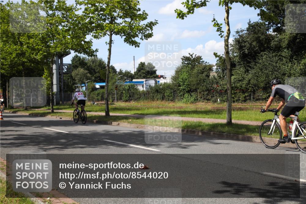 10.08.2025 - GEWOBA Citytriathlon Bremen Yannick Fuchs http://msf.ph/oto/8544020 10.08.2025 14:41:42 Radfahren 209, 262, 306, 317, 343, 478, 480, 513 meine-sportfotos.de