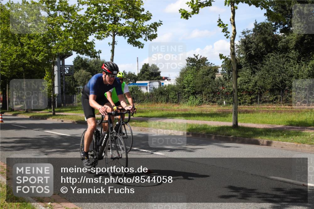 10.08.2025 - GEWOBA Citytriathlon Bremen Yannick Fuchs http://msf.ph/oto/8544058 10.08.2025 14:42:02 Radfahren 56, 209, 213, 235, 246, 250, 262, 478 meine-sportfotos.de