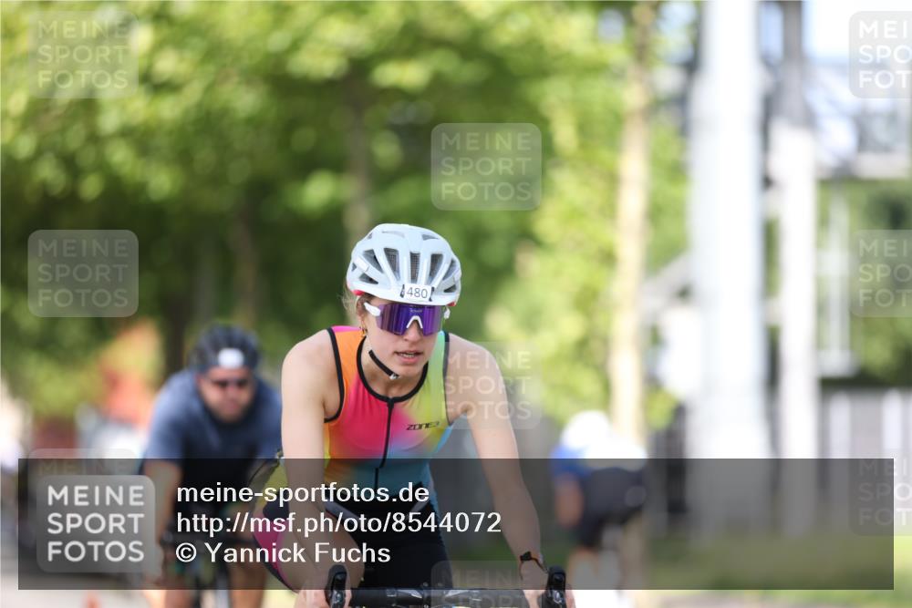 10.08.2025 - GEWOBA Citytriathlon Bremen Yannick Fuchs http://msf.ph/oto/8544072 10.08.2025 10:55:53 Radfahren 93, 117, 119, 207, 480, 485 meine-sportfotos.de