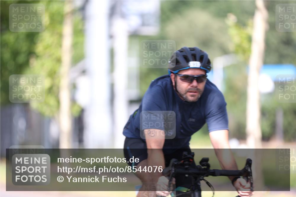 10.08.2025 - GEWOBA Citytriathlon Bremen Yannick Fuchs http://msf.ph/oto/8544076 10.08.2025 10:55:53 Radfahren 93, 117, 119, 207, 480, 485 meine-sportfotos.de