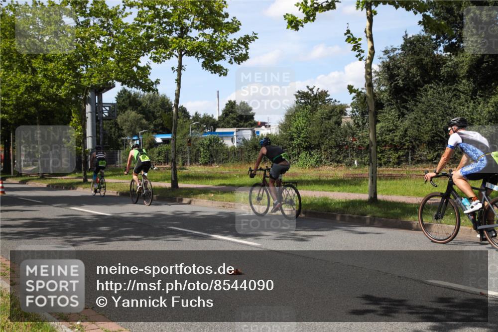 10.08.2025 - GEWOBA Citytriathlon Bremen Yannick Fuchs http://msf.ph/oto/8544090 10.08.2025 14:42:24 Radfahren 19, 145, 288, 303, 488 meine-sportfotos.de
