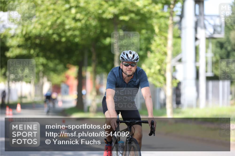10.08.2025 - GEWOBA Citytriathlon Bremen Yannick Fuchs http://msf.ph/oto/8544092 10.08.2025 10:55:56 Radfahren 69, 93, 117, 119, 207, 466, 480, 485 meine-sportfotos.de