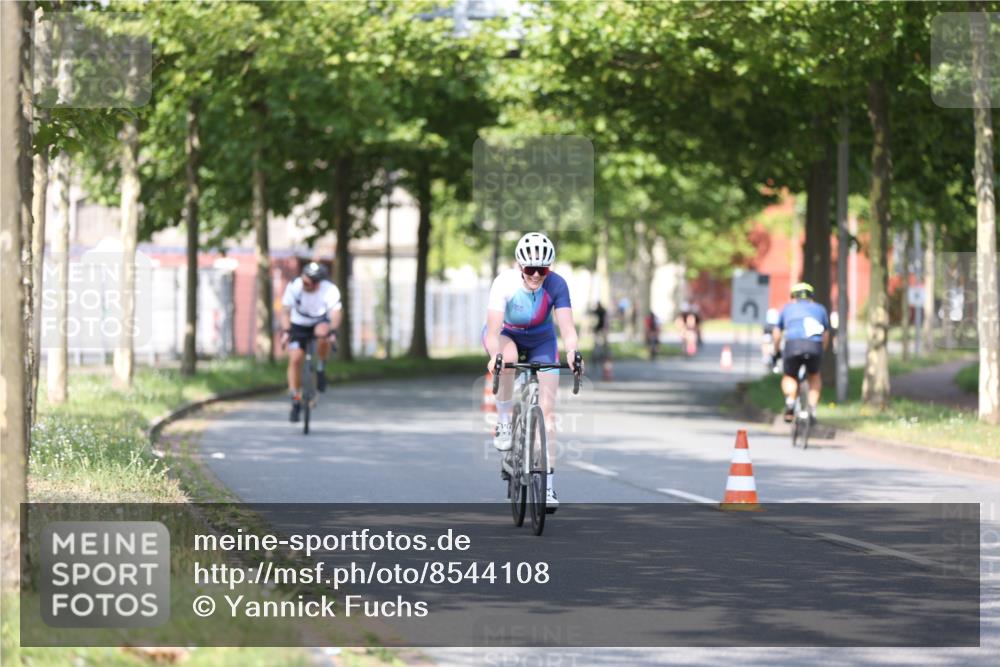 10.08.2025 - GEWOBA Citytriathlon Bremen Yannick Fuchs http://msf.ph/oto/8544108 10.08.2025 10:56:00 Radfahren 69, 93, 99, 119, 207, 466, 485, 497 meine-sportfotos.de