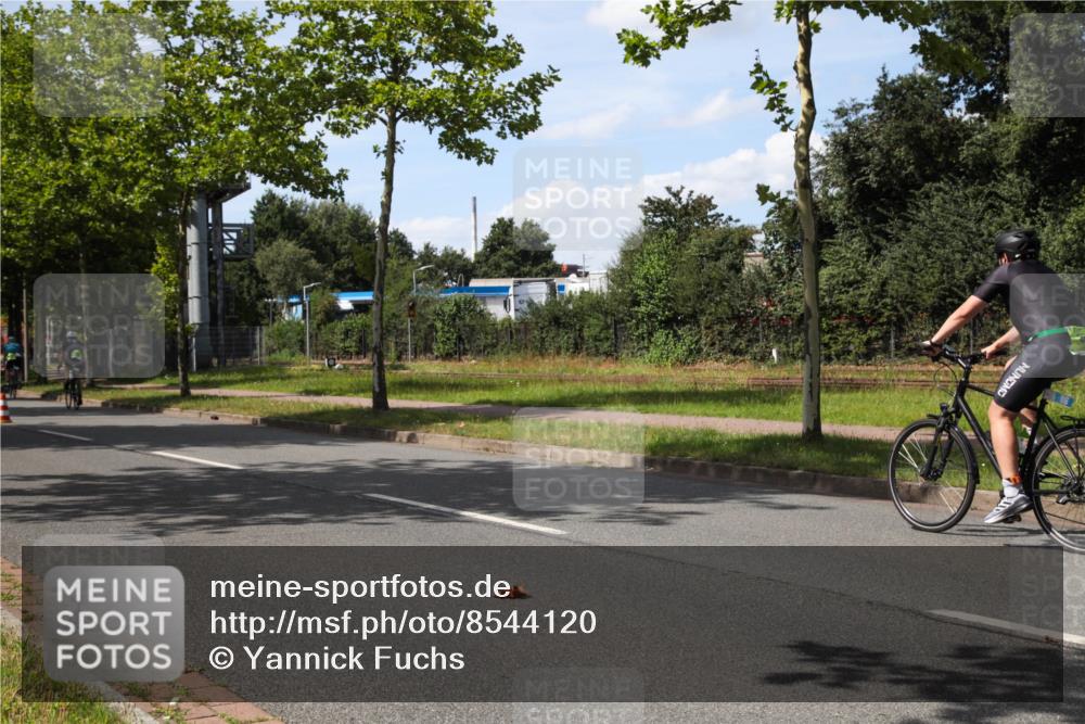 10.08.2025 - GEWOBA Citytriathlon Bremen Yannick Fuchs http://msf.ph/oto/8544120 10.08.2025 14:42:47 Radfahren 67, 110, 303, 474, 479 meine-sportfotos.de