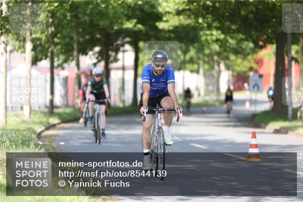 10.08.2025 - GEWOBA Citytriathlon Bremen Yannick Fuchs http://msf.ph/oto/8544139 10.08.2025 10:56:08 Radfahren 69, 99, 119, 429, 464, 466, 485, 497 meine-sportfotos.de