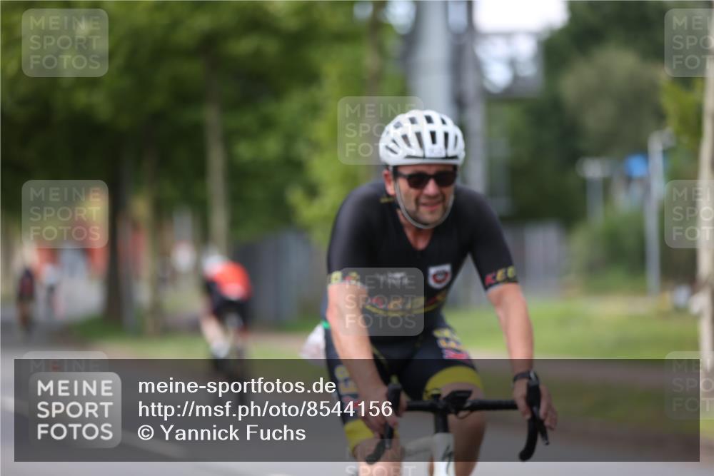 10.08.2025 - GEWOBA Citytriathlon Bremen Yannick Fuchs http://msf.ph/oto/8544156 10.08.2025 12:53:30 Radfahren 570, 631, 759, 872, 902, 933, 966, 1035 meine-sportfotos.de