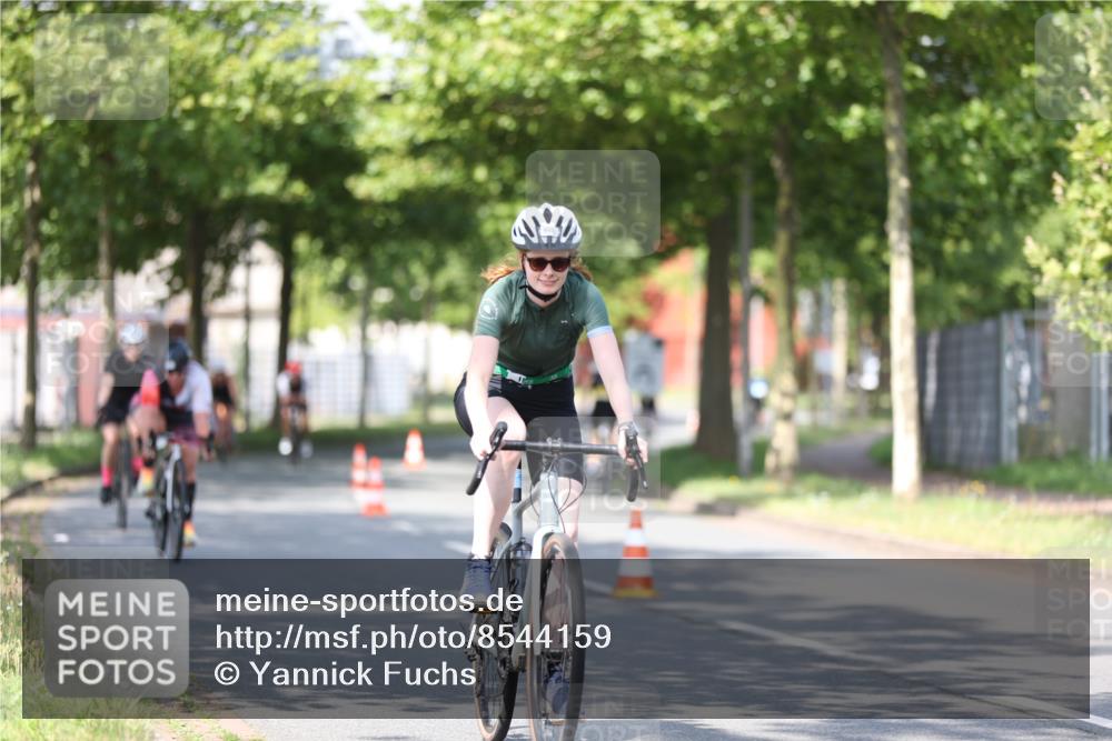10.08.2025 - GEWOBA Citytriathlon Bremen Yannick Fuchs http://msf.ph/oto/8544159 10.08.2025 10:56:10 Radfahren 69, 99, 119, 429, 464, 466, 485, 497 meine-sportfotos.de