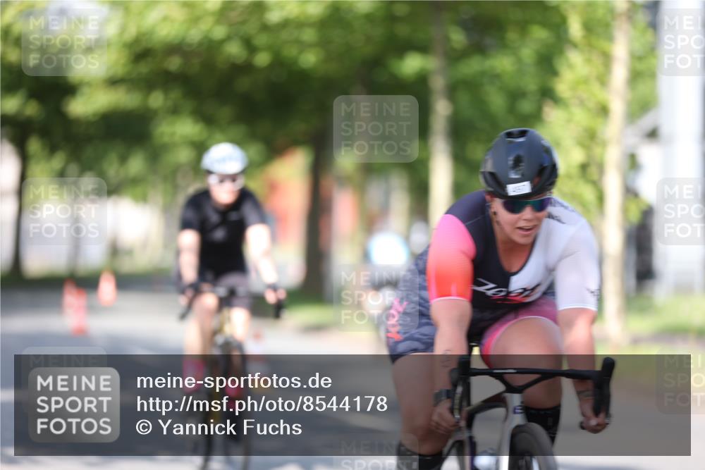 10.08.2025 - GEWOBA Citytriathlon Bremen Yannick Fuchs http://msf.ph/oto/8544178 10.08.2025 10:56:13 Radfahren 69, 99, 115, 119, 401, 429, 464, 466, 485, 497 meine-sportfotos.de