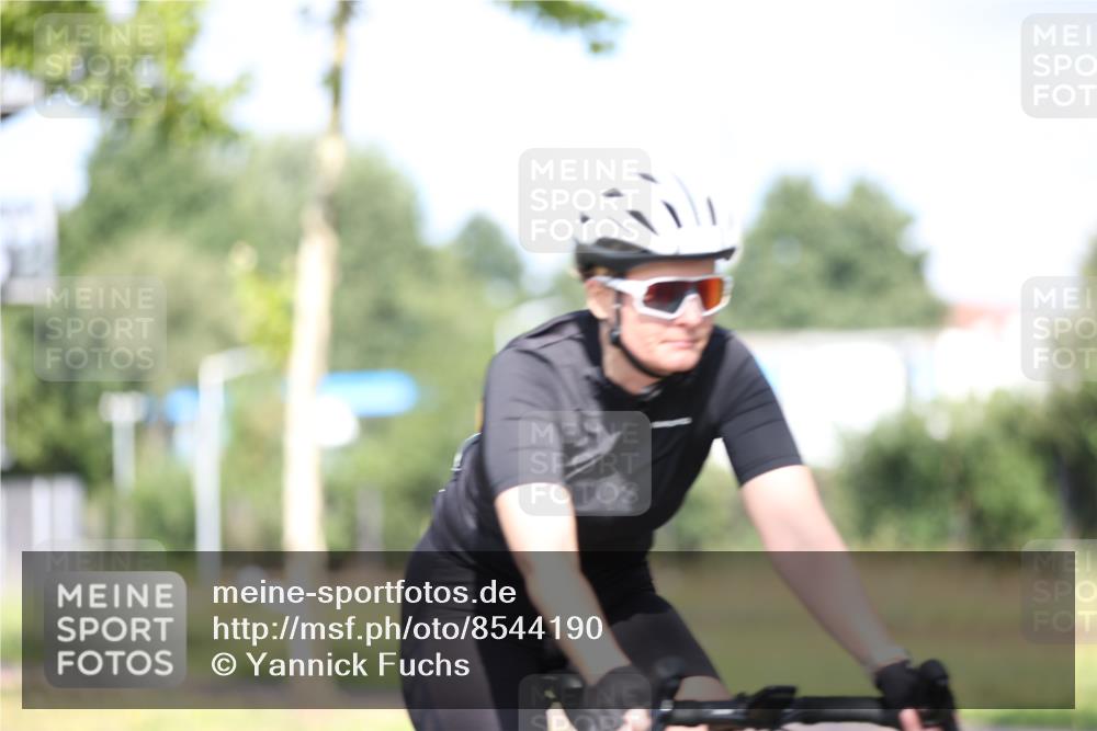 10.08.2025 - GEWOBA Citytriathlon Bremen Yannick Fuchs http://msf.ph/oto/8544190 10.08.2025 10:56:14 Radfahren 69, 99, 115, 119, 401, 429, 464, 466, 497 meine-sportfotos.de