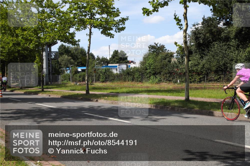 10.08.2025 - GEWOBA Citytriathlon Bremen Yannick Fuchs http://msf.ph/oto/8544191 10.08.2025 14:47:22 Radfahren 220, 367, 448 meine-sportfotos.de