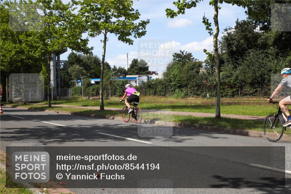 10.08.2025 - GEWOBA Citytriathlon Bremen Yannick Fuchs http://msf.ph/oto/8544194 10.08.2025 14:47:23 Radfahren 220, 367, 448 meine-sportfotos.de