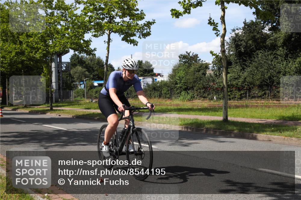 10.08.2025 - GEWOBA Citytriathlon Bremen Yannick Fuchs http://msf.ph/oto/8544195 10.08.2025 14:47:33 Radfahren 367, 382, 448, 467, 483 meine-sportfotos.de