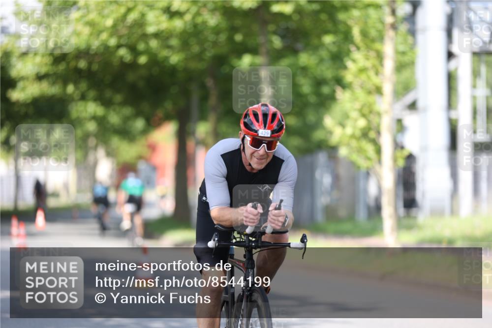 10.08.2025 - GEWOBA Citytriathlon Bremen Yannick Fuchs http://msf.ph/oto/8544199 10.08.2025 10:56:16 Radfahren 69, 99, 115, 119, 401, 429, 464, 466, 497 meine-sportfotos.de