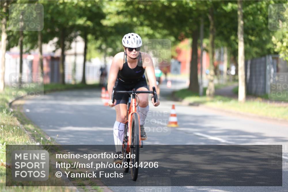 10.08.2025 - GEWOBA Citytriathlon Bremen Yannick Fuchs http://msf.ph/oto/8544206 10.08.2025 10:56:17 Radfahren 69, 99, 115, 119, 401, 429, 464, 466, 497 meine-sportfotos.de