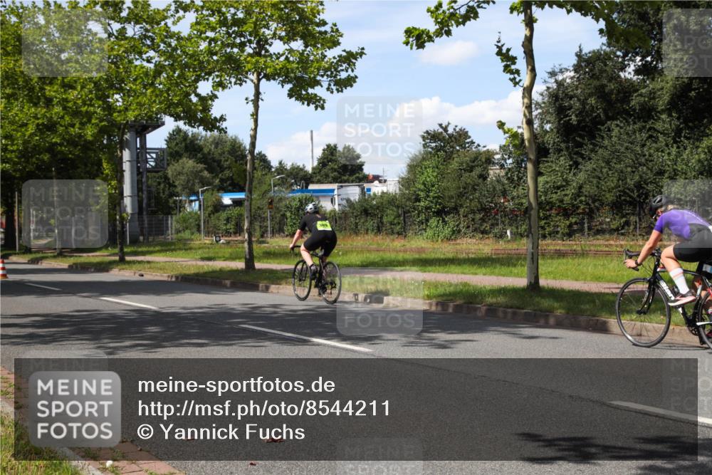 10.08.2025 - GEWOBA Citytriathlon Bremen Yannick Fuchs http://msf.ph/oto/8544211 10.08.2025 14:47:48 Radfahren 331, 382, 418, 467, 483 meine-sportfotos.de