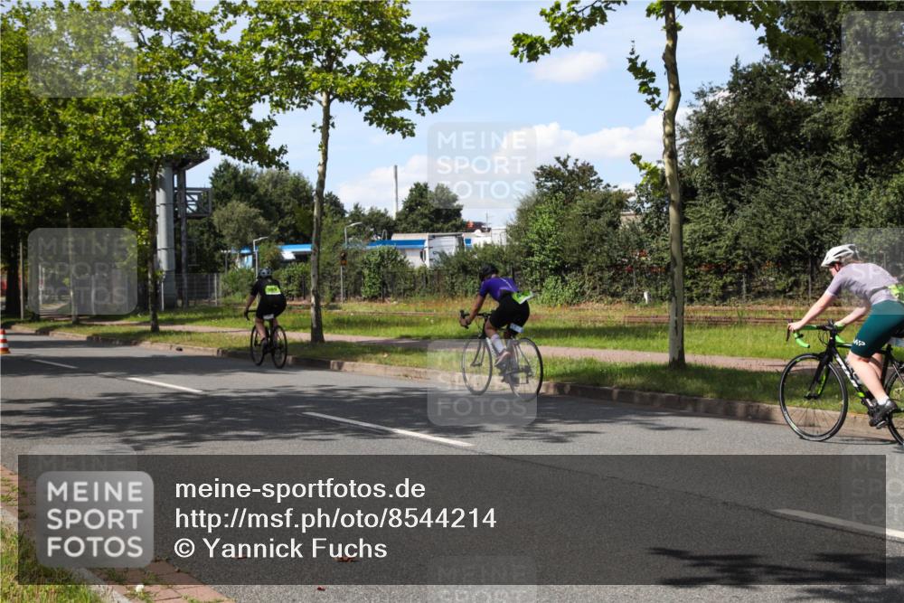 10.08.2025 - GEWOBA Citytriathlon Bremen Yannick Fuchs http://msf.ph/oto/8544214 10.08.2025 14:47:49 Radfahren 331, 382, 418, 467, 483 meine-sportfotos.de