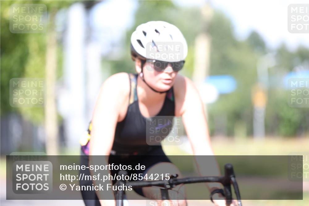 10.08.2025 - GEWOBA Citytriathlon Bremen Yannick Fuchs http://msf.ph/oto/8544215 10.08.2025 10:56:18 Radfahren 31, 69, 99, 115, 401, 429, 464, 466, 497 meine-sportfotos.de