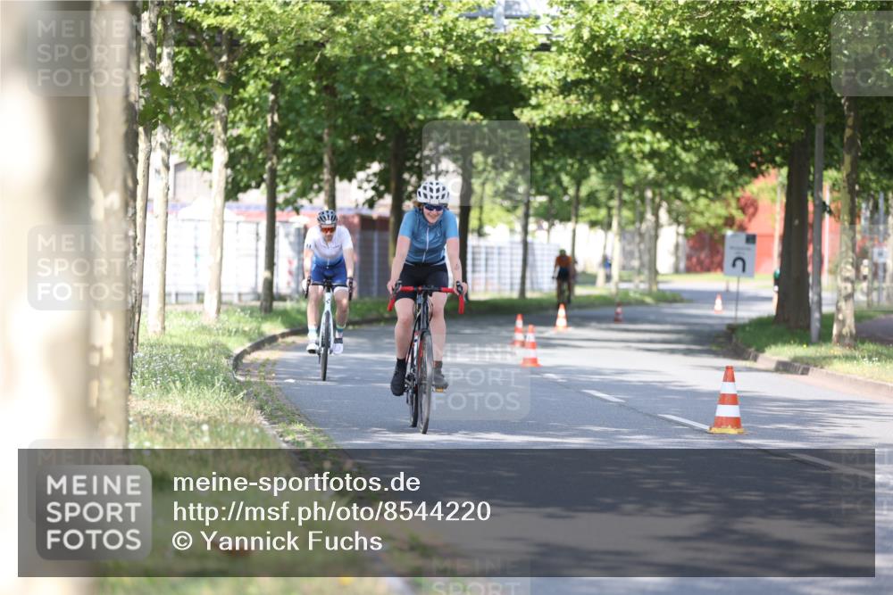10.08.2025 - GEWOBA Citytriathlon Bremen Yannick Fuchs http://msf.ph/oto/8544220 10.08.2025 10:56:24 Radfahren 31, 115, 401, 429, 464 meine-sportfotos.de