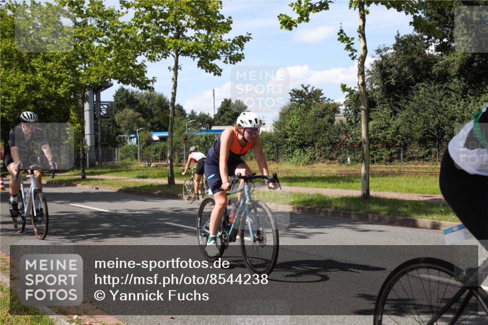 10.08.2025 - GEWOBA Citytriathlon Bremen Yannick Fuchs http://msf.ph/oto/8544238 10.08.2025 14:48:09 Radfahren 22, 196, 331, 350, 447 meine-sportfotos.de