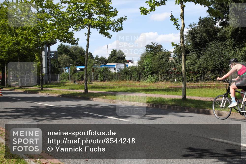 10.08.2025 - GEWOBA Citytriathlon Bremen Yannick Fuchs http://msf.ph/oto/8544248 10.08.2025 14:48:20 Radfahren 189, 196, 350, 447, 457 meine-sportfotos.de
