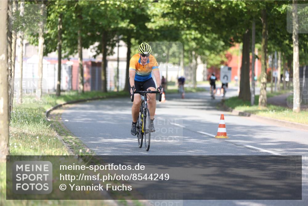 10.08.2025 - GEWOBA Citytriathlon Bremen Yannick Fuchs http://msf.ph/oto/8544249 10.08.2025 10:56:32 Radfahren 31, 67, 115, 203, 401, 447, 455 meine-sportfotos.de
