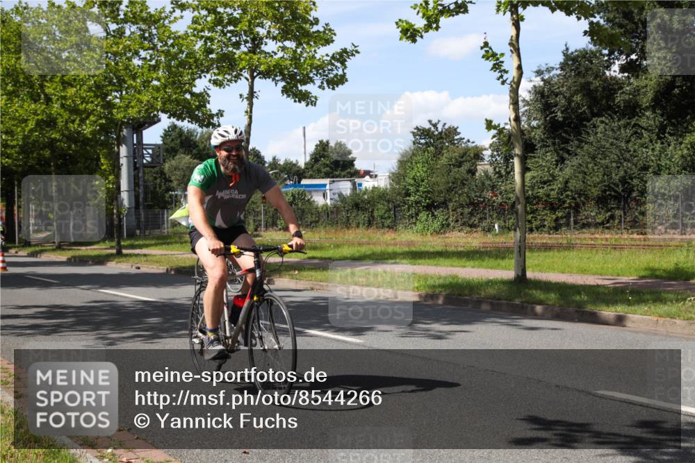 10.08.2025 - GEWOBA Citytriathlon Bremen Yannick Fuchs http://msf.ph/oto/8544266 10.08.2025 14:48:28 Radfahren 189, 196, 457 meine-sportfotos.de