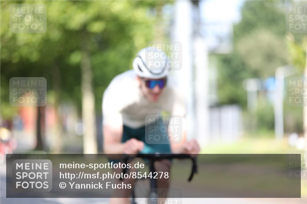 10.08.2025 - GEWOBA Citytriathlon Bremen Yannick Fuchs http://msf.ph/oto/8544278 10.08.2025 10:56:39 Radfahren 31, 67, 203, 447, 455 meine-sportfotos.de