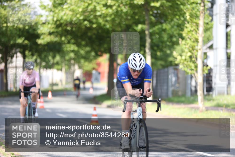 10.08.2025 - GEWOBA Citytriathlon Bremen Yannick Fuchs http://msf.ph/oto/8544289 10.08.2025 10:56:41 Radfahren 31, 67, 145, 203, 447, 455, 501 meine-sportfotos.de
