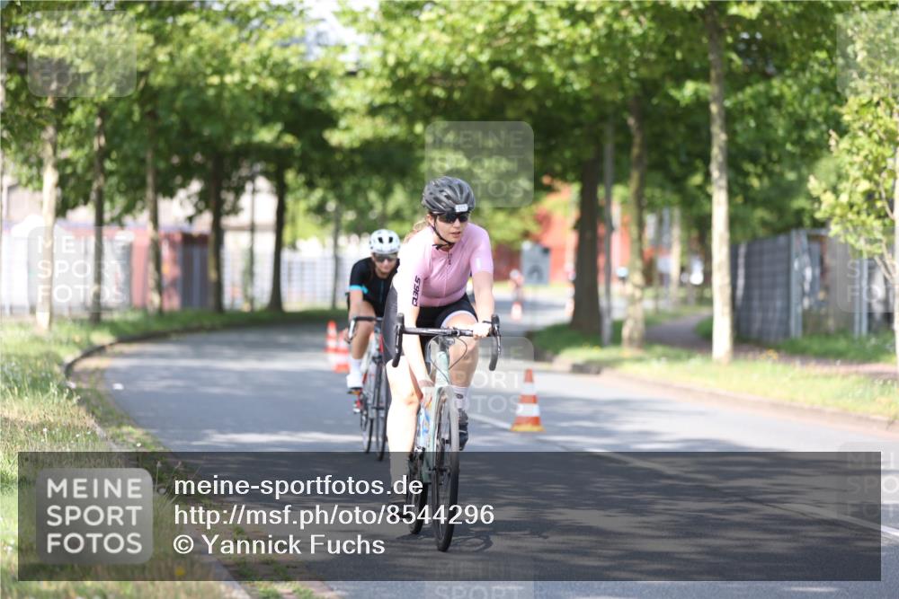 10.08.2025 - GEWOBA Citytriathlon Bremen Yannick Fuchs http://msf.ph/oto/8544296 10.08.2025 10:56:41 Radfahren 31, 67, 145, 203, 447, 455, 501 meine-sportfotos.de
