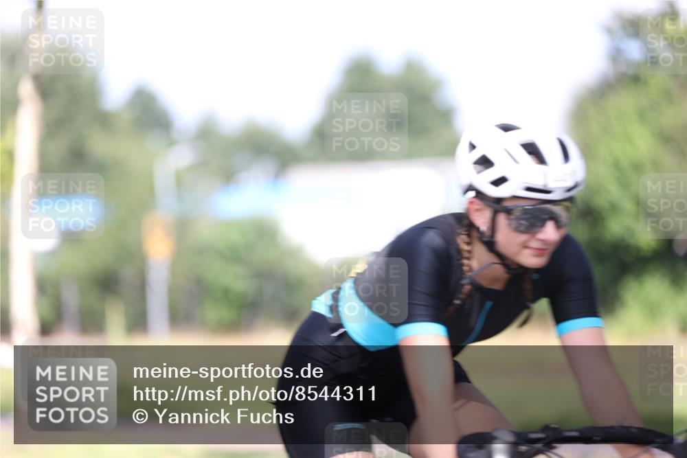 10.08.2025 - GEWOBA Citytriathlon Bremen Yannick Fuchs http://msf.ph/oto/8544311 10.08.2025 10:56:43 Radfahren 31, 67, 145, 203, 447, 455, 501 meine-sportfotos.de