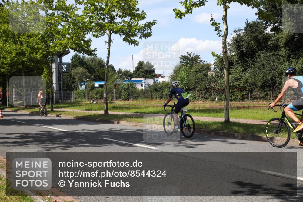 10.08.2025 - GEWOBA Citytriathlon Bremen Yannick Fuchs http://msf.ph/oto/8544324 10.08.2025 14:48:59 Radfahren 179, 181, 276, 318, 351, 403 meine-sportfotos.de