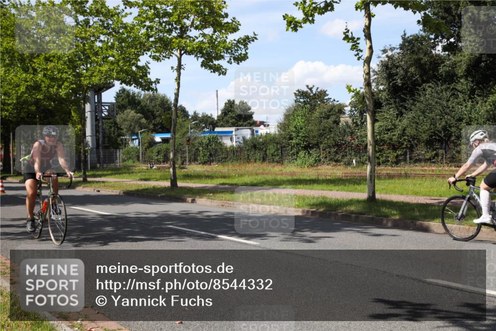 10.08.2025 - GEWOBA Citytriathlon Bremen Yannick Fuchs http://msf.ph/oto/8544332 10.08.2025 14:49:07 Radfahren 181, 318, 351, 373, 403 meine-sportfotos.de