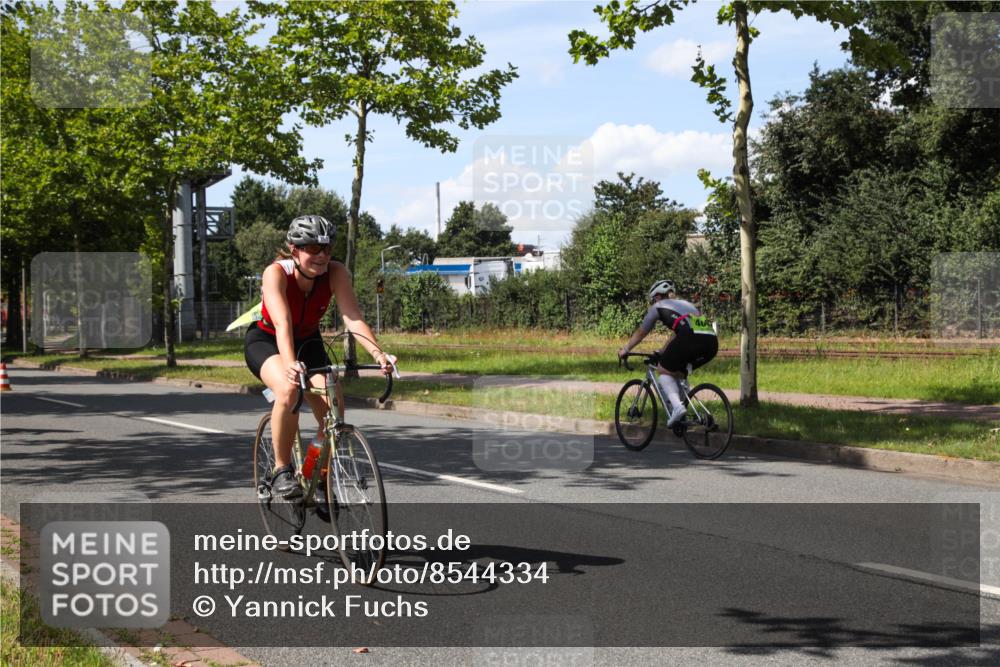 10.08.2025 - GEWOBA Citytriathlon Bremen Yannick Fuchs http://msf.ph/oto/8544334 10.08.2025 14:49:07 Radfahren 181, 318, 351, 373, 403 meine-sportfotos.de