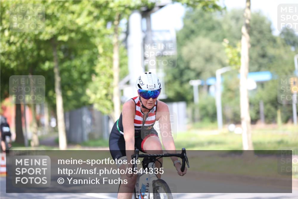 10.08.2025 - GEWOBA Citytriathlon Bremen Yannick Fuchs http://msf.ph/oto/8544335 10.08.2025 10:56:56 Radfahren 5, 101, 145, 454, 501 meine-sportfotos.de