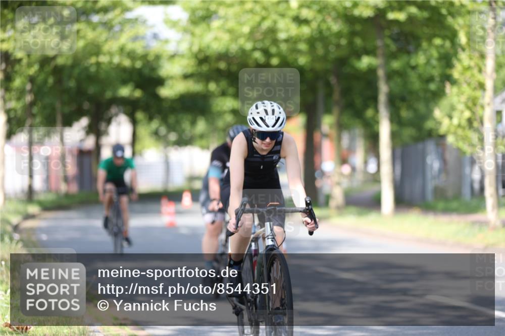 10.08.2025 - GEWOBA Citytriathlon Bremen Yannick Fuchs http://msf.ph/oto/8544351 10.08.2025 10:57:05 Radfahren 5, 77, 101, 145, 233, 454, 501 meine-sportfotos.de