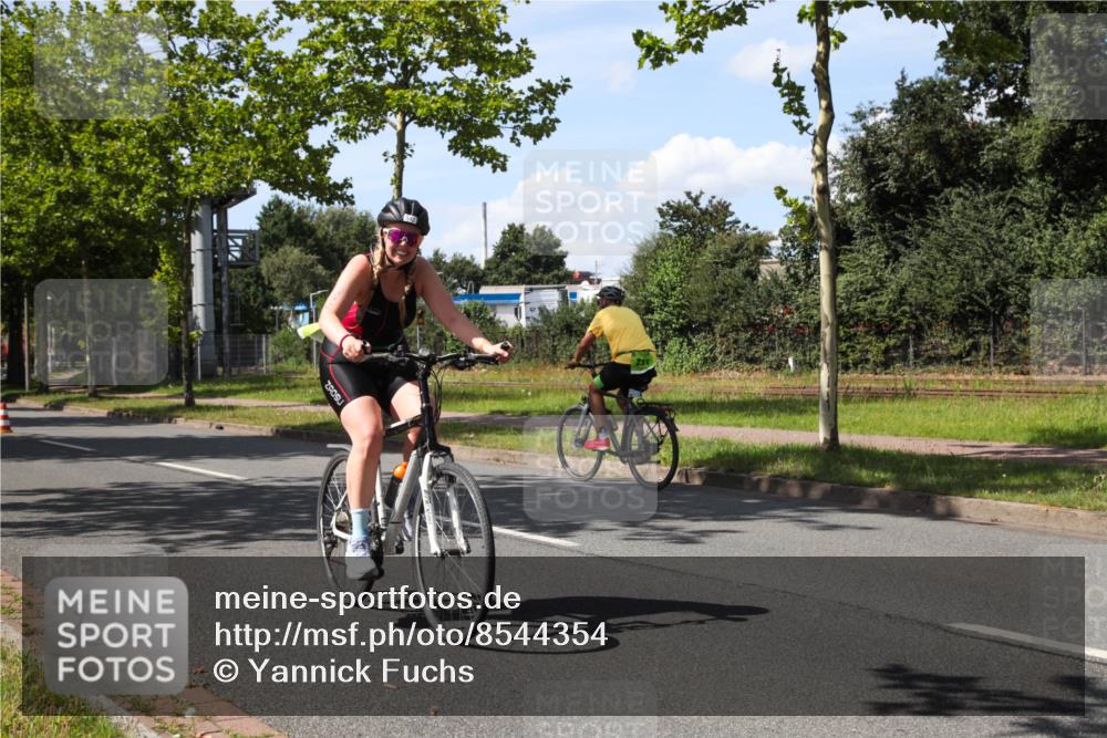 10.08.2025 - GEWOBA Citytriathlon Bremen Yannick Fuchs http://msf.ph/oto/8544354 10.08.2025 14:49:20 Radfahren 286, 373, 401 meine-sportfotos.de