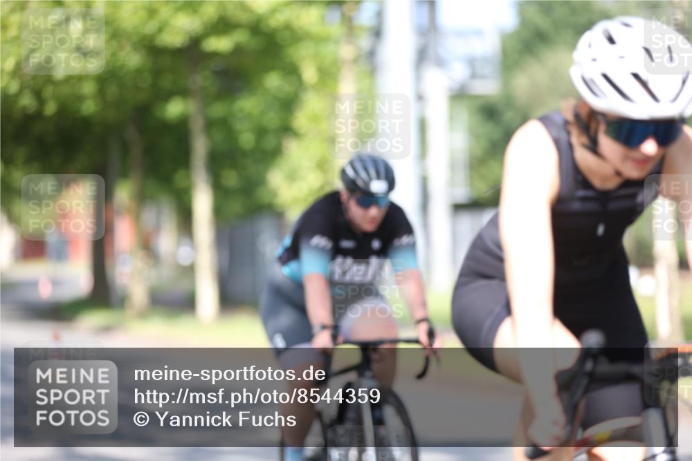 10.08.2025 - GEWOBA Citytriathlon Bremen Yannick Fuchs http://msf.ph/oto/8544359 10.08.2025 10:57:06 Radfahren 5, 77, 101, 233, 454, 501 meine-sportfotos.de