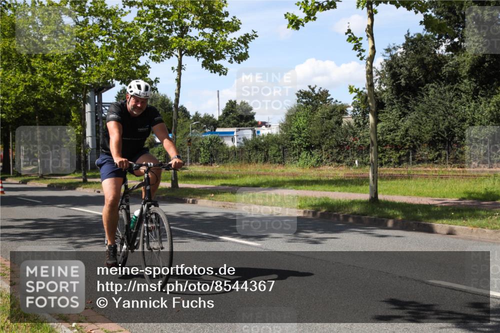 10.08.2025 - GEWOBA Citytriathlon Bremen Yannick Fuchs http://msf.ph/oto/8544367 10.08.2025 14:49:34 Radfahren 6, 286, 328, 377, 401, 402, 429, 461, 466, 491, 517 meine-sportfotos.de