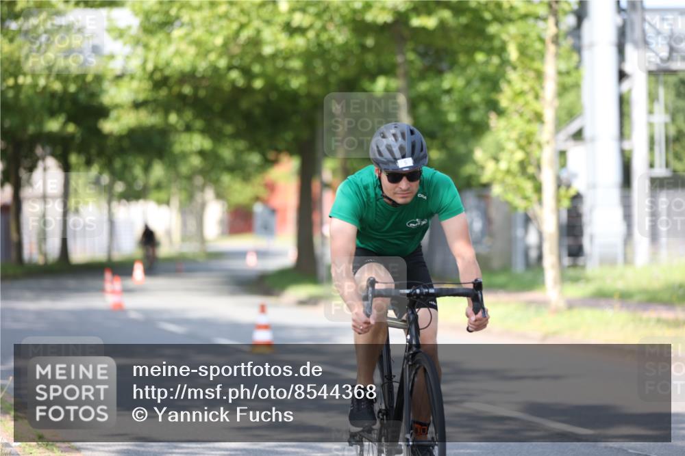 10.08.2025 - GEWOBA Citytriathlon Bremen Yannick Fuchs http://msf.ph/oto/8544368 10.08.2025 10:57:07 Radfahren 5, 77, 101, 233, 454 meine-sportfotos.de