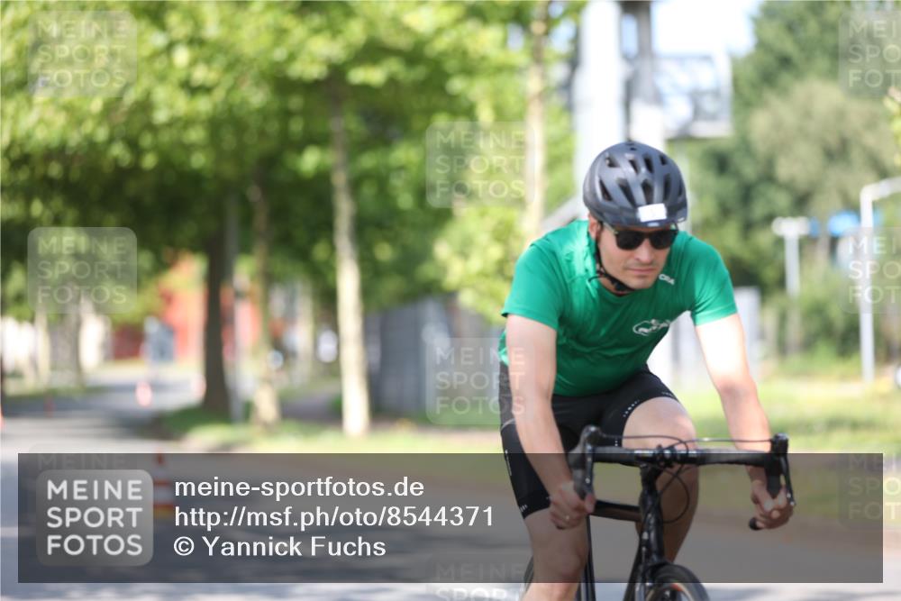 10.08.2025 - GEWOBA Citytriathlon Bremen Yannick Fuchs http://msf.ph/oto/8544371 10.08.2025 10:57:08 Radfahren 5, 77, 101, 233, 454 meine-sportfotos.de