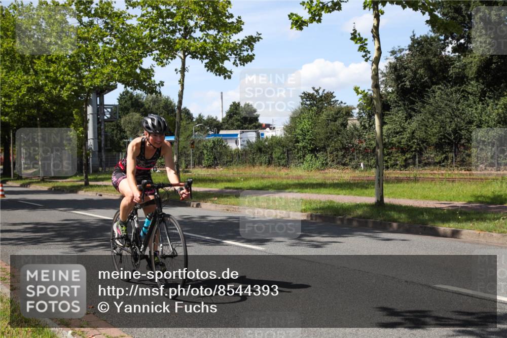 10.08.2025 - GEWOBA Citytriathlon Bremen Yannick Fuchs http://msf.ph/oto/8544393 10.08.2025 14:49:45 Radfahren 6, 169, 193, 305, 328, 377, 402, 407, 429, 461, 466, 491, 509, 517 meine-sportfotos.de