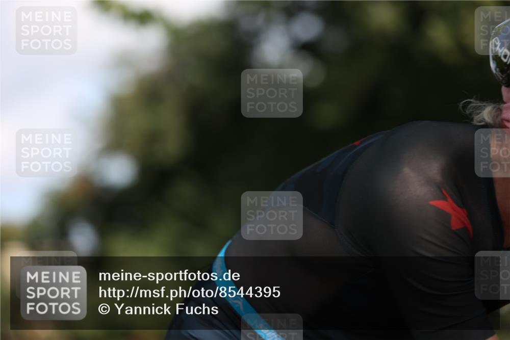 10.08.2025 - GEWOBA Citytriathlon Bremen Yannick Fuchs http://msf.ph/oto/8544395 10.08.2025 10:57:30 Radfahren 215, 435, 458 meine-sportfotos.de