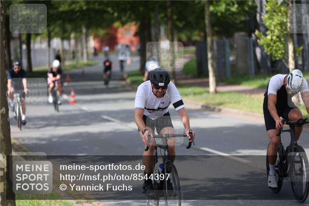 10.08.2025 - GEWOBA Citytriathlon Bremen Yannick Fuchs http://msf.ph/oto/8544397 10.08.2025 12:54:39 Radfahren 580, 582, 634, 736, 783, 789, 790, 826 meine-sportfotos.de