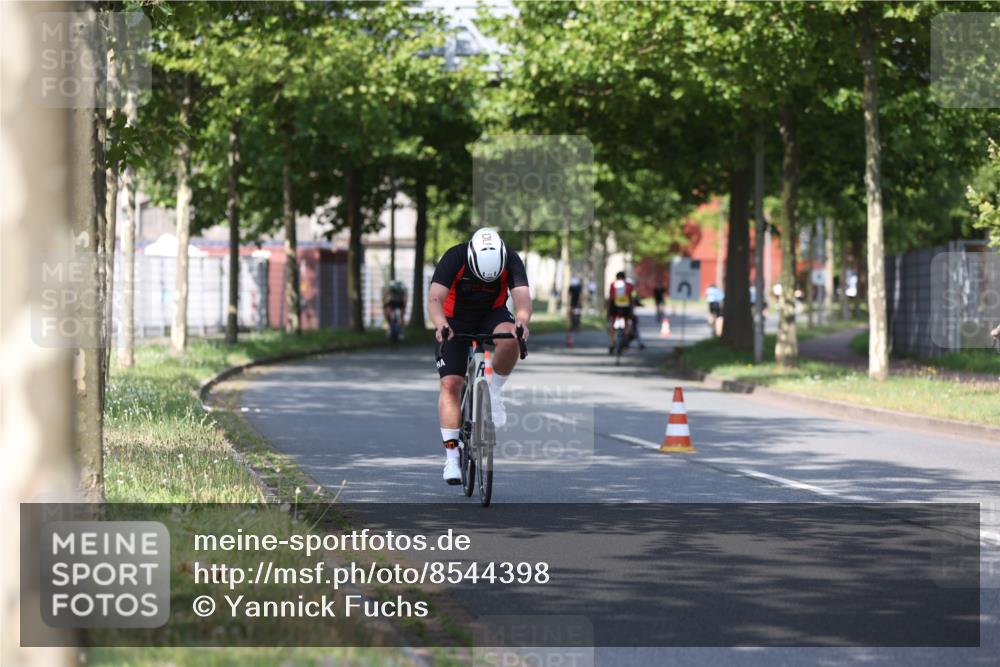 10.08.2025 - GEWOBA Citytriathlon Bremen Yannick Fuchs http://msf.ph/oto/8544398 10.08.2025 10:57:36 Radfahren 35, 159, 215, 435, 458 meine-sportfotos.de