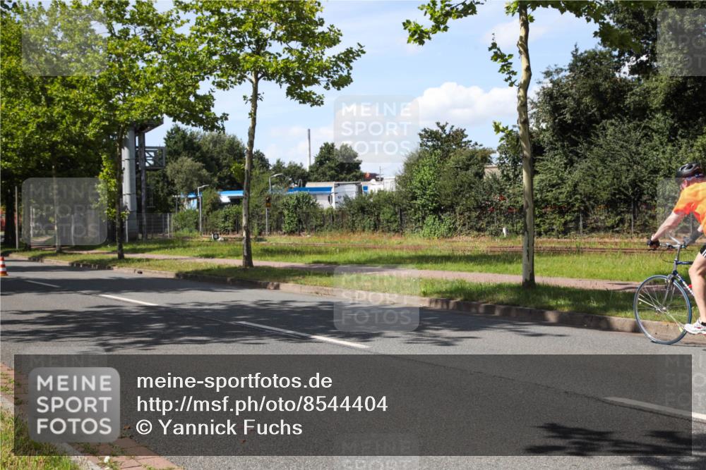 10.08.2025 - GEWOBA Citytriathlon Bremen Yannick Fuchs http://msf.ph/oto/8544404 10.08.2025 14:49:53 Radfahren 6, 120, 169, 193, 293, 305, 322, 402, 407, 429, 466, 509, 517 meine-sportfotos.de