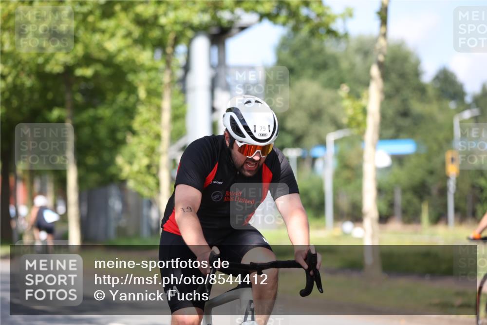 10.08.2025 - GEWOBA Citytriathlon Bremen Yannick Fuchs http://msf.ph/oto/8544412 10.08.2025 10:57:37 Radfahren 35, 159, 215, 435, 458 meine-sportfotos.de
