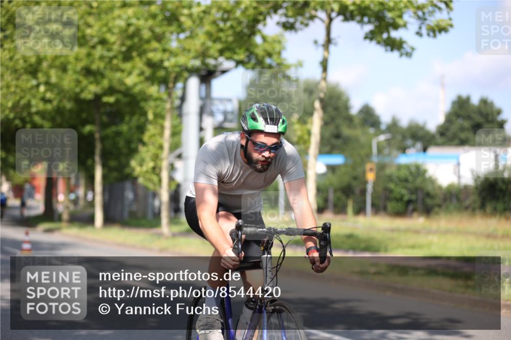 10.08.2025 - GEWOBA Citytriathlon Bremen Yannick Fuchs http://msf.ph/oto/8544420 10.08.2025 10:57:44 Radfahren 35, 159, 215, 458 meine-sportfotos.de