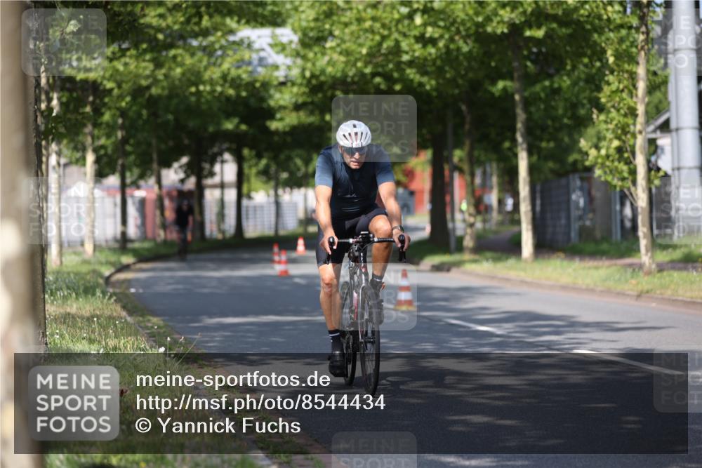 10.08.2025 - GEWOBA Citytriathlon Bremen Yannick Fuchs http://msf.ph/oto/8544434 10.08.2025 10:57:47 Radfahren 35, 159, 215, 458 meine-sportfotos.de